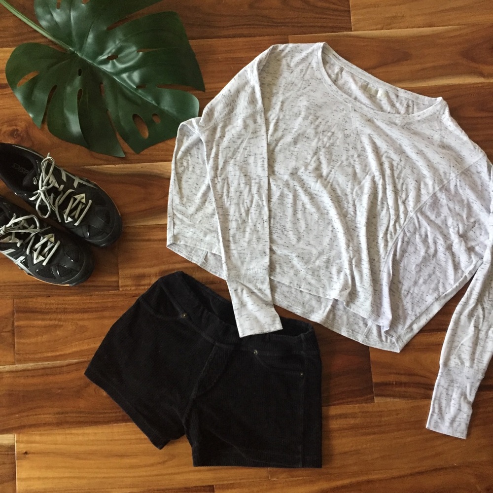 Forever 21  crop top with thumb holes